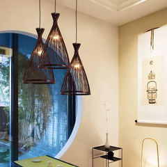 Lámpara Colgante de Rattan de Tres Luces Estilo Chino para Comedor