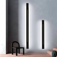 Aplique de pared largo minimalista de metal LED regulable para salón