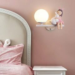 Apliques de luz para dormitorio juvenil diseño en forma de niña