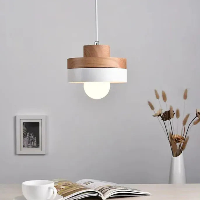 Luz LED techo cocina diseño moderno madera