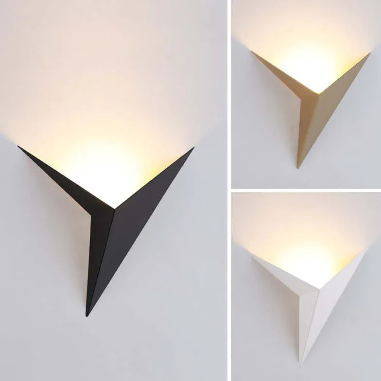 Aplique decorativo LED triangular