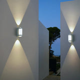 Iluminación de pared exterior LED blanca 