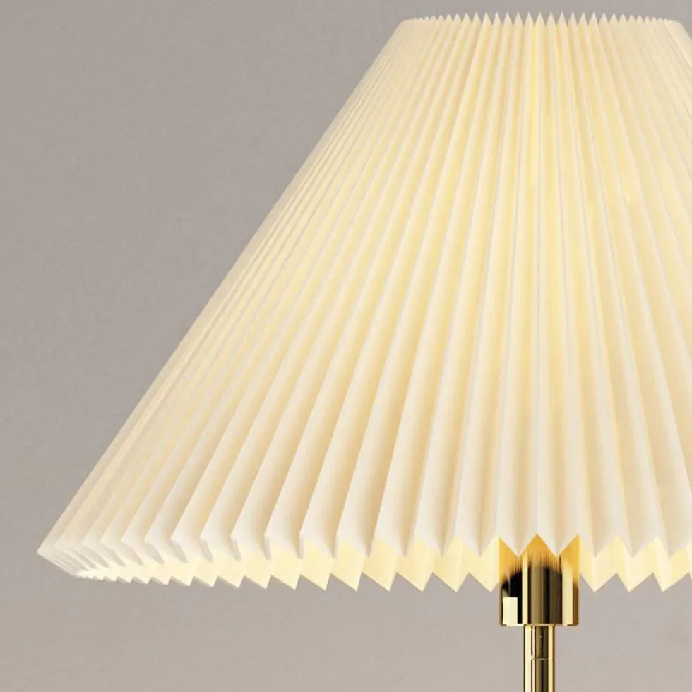 Cone-Shaped Vintage Table Lamp with Wooden Pole