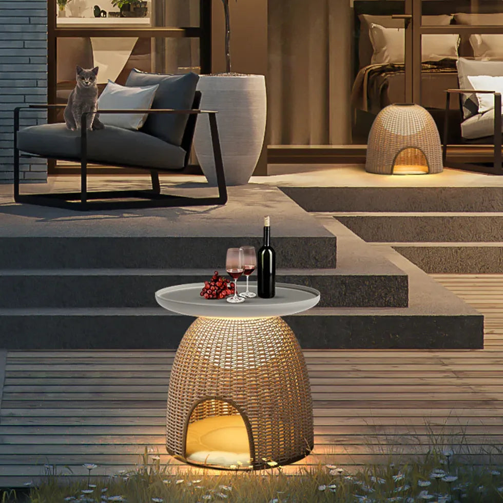 Lampara de pie led exterior estilo ratán ambiente