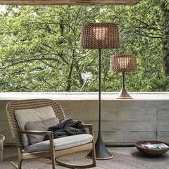 Lampara de Pie Exterior Solar de Rattan Impermeable